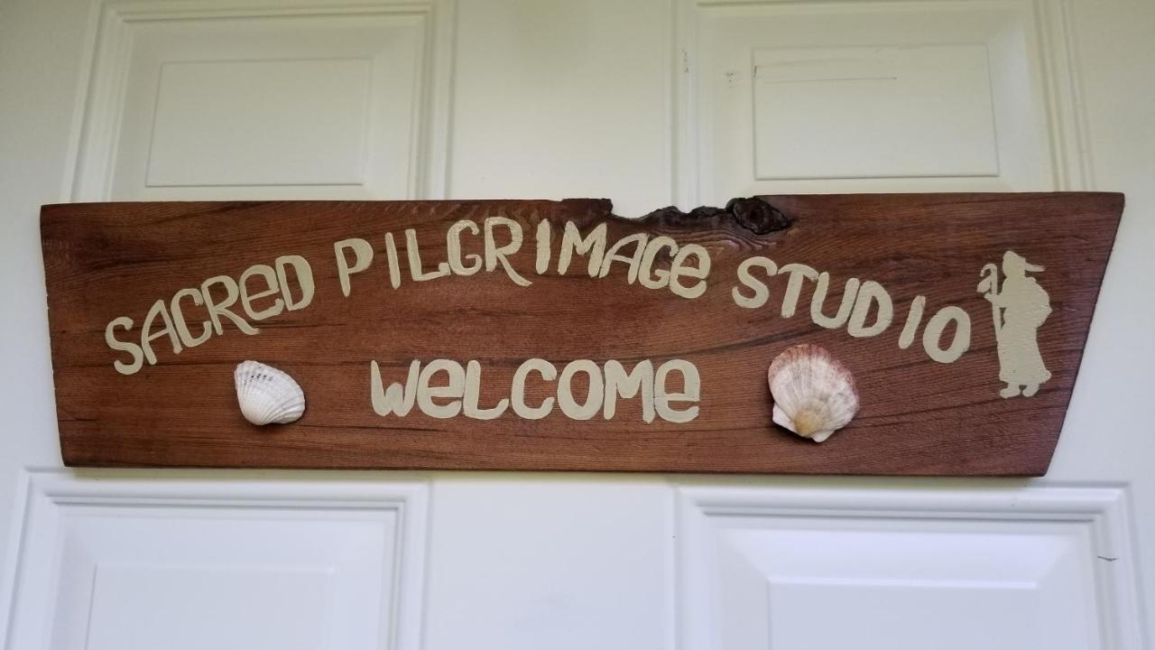 Metchosin Sacred Pilgrimage Studio旅馆 外观 照片